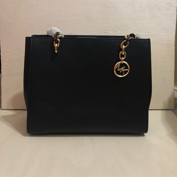 Sold - Picture 1 of 7